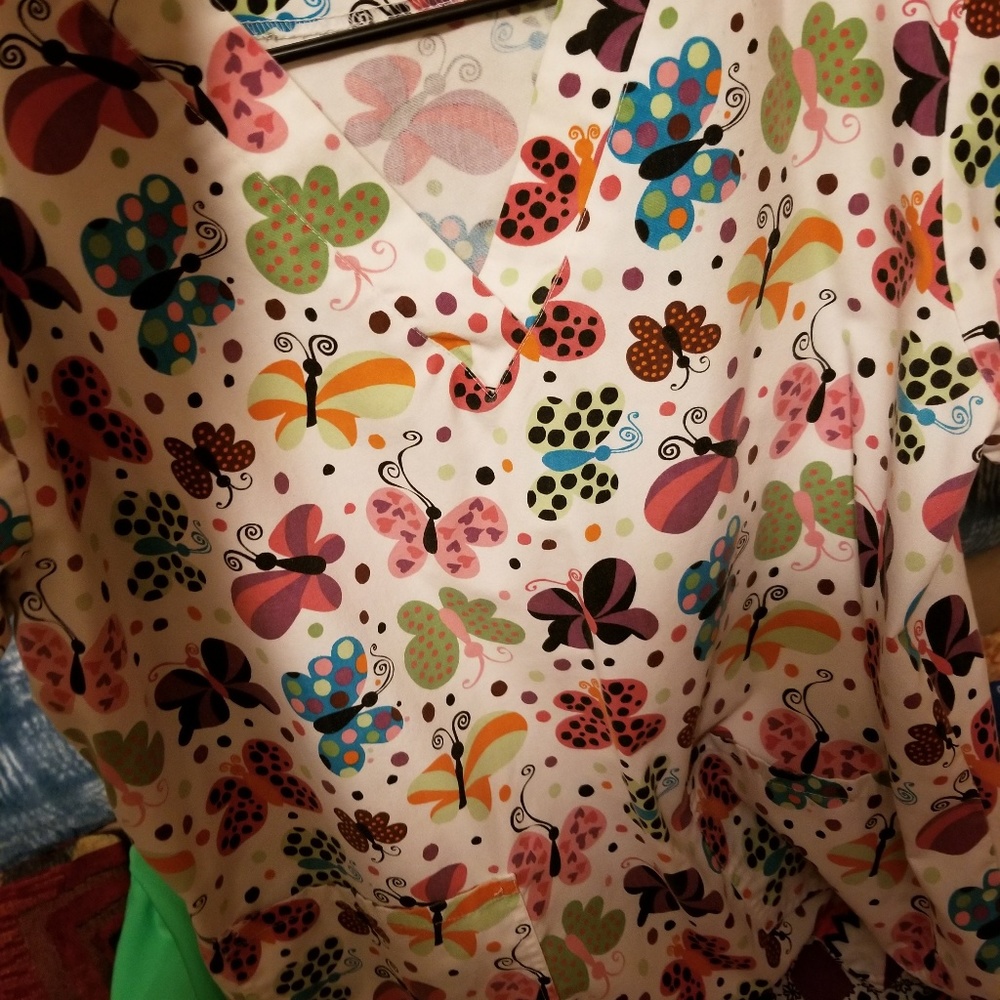 Uniform Advantage scrub top
